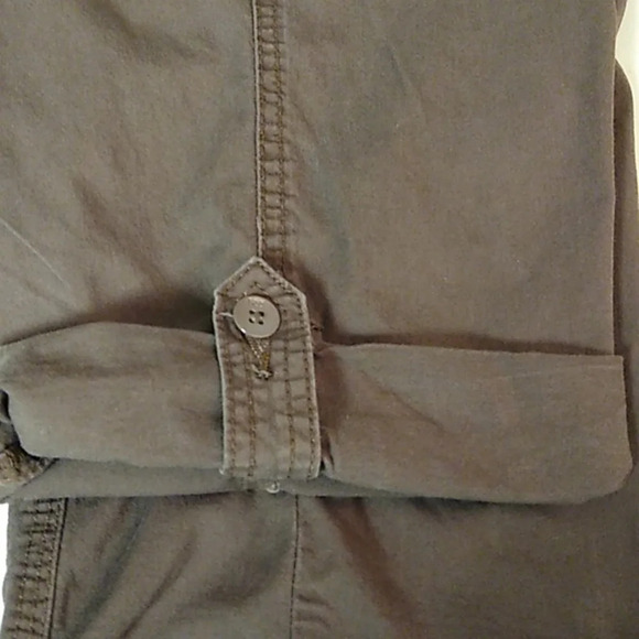 LEE EASY FIT, COTTON, STRETCH, MIDRISE, CAPRI, CARGO PANTS WITH TAB CUFF HEM - Picture 4 of 11